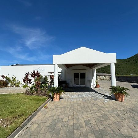 Le Domaine Anse Marcel Beach Resort Exteriör bild