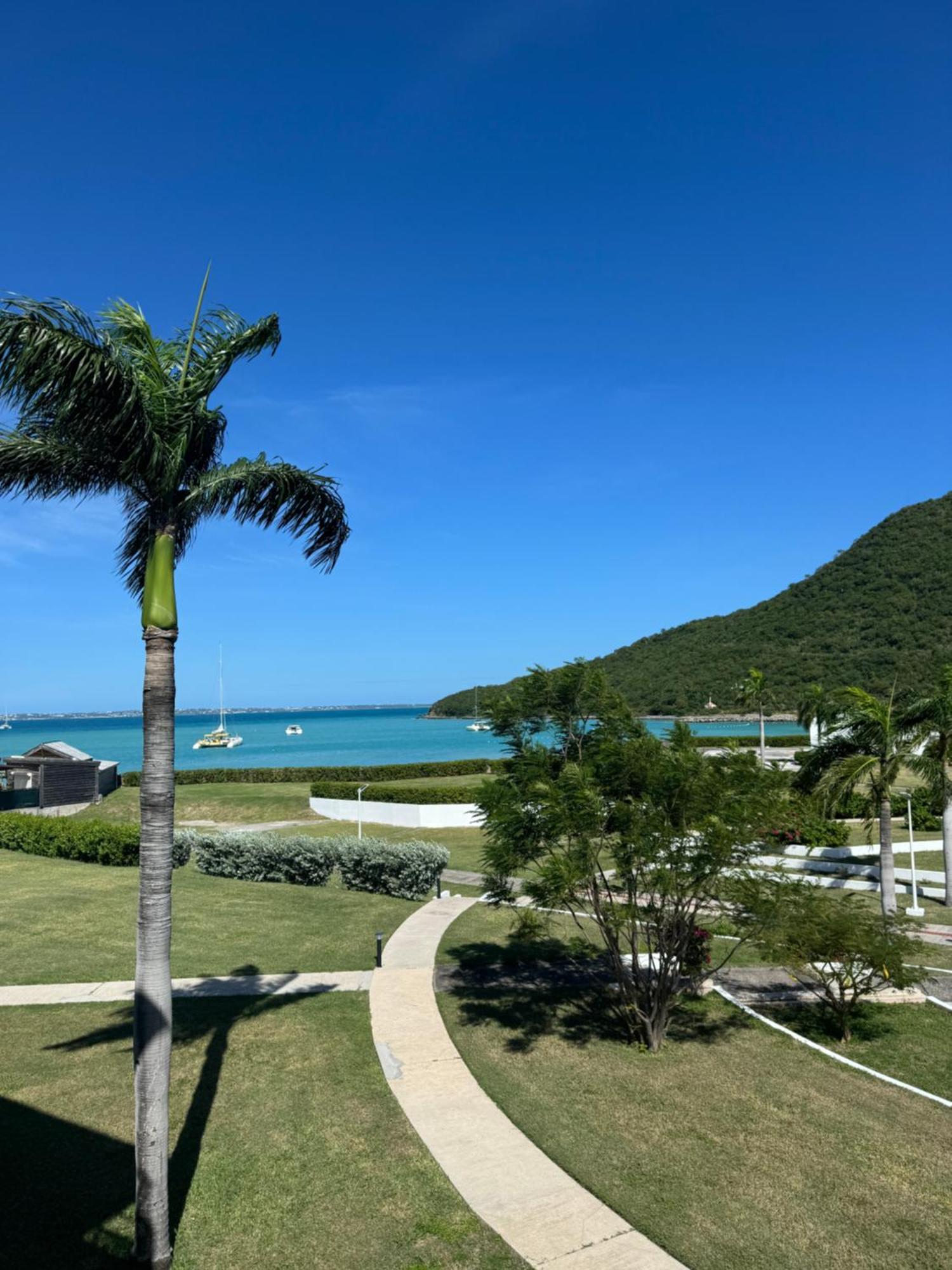 Le Domaine Anse Marcel Beach Resort Exteriör bild